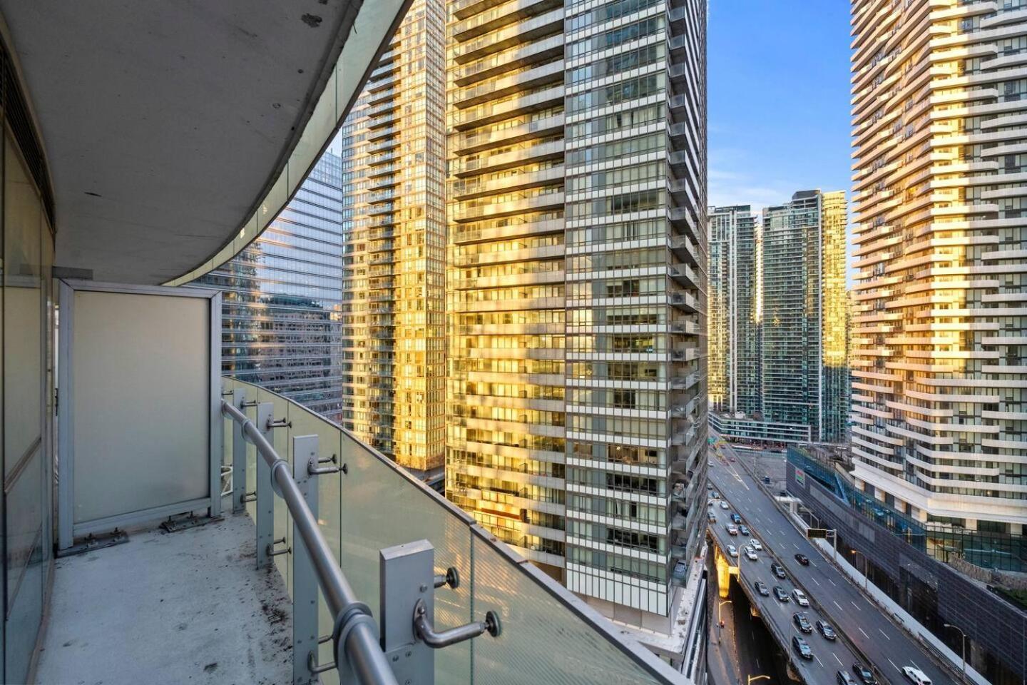 Home Away From Home Toronto Buitenkant foto